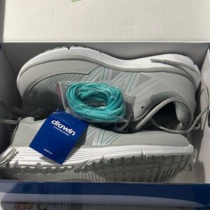 Diawin Light Gray and Aqua Running Shoes